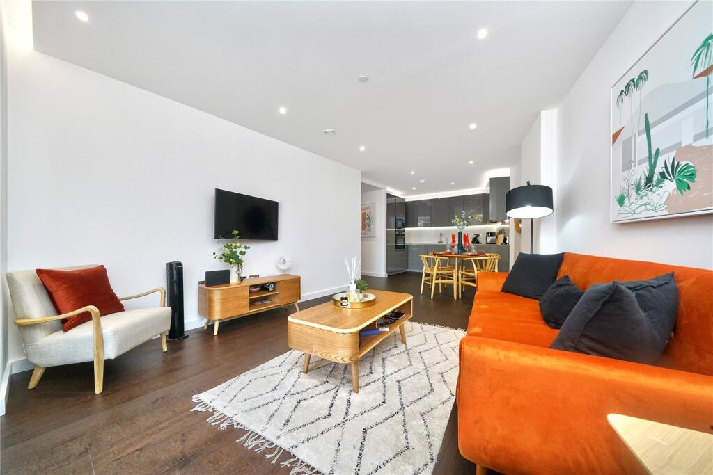 2 bed Apartment for rent in Battersea. From Strawberry Star - SW8