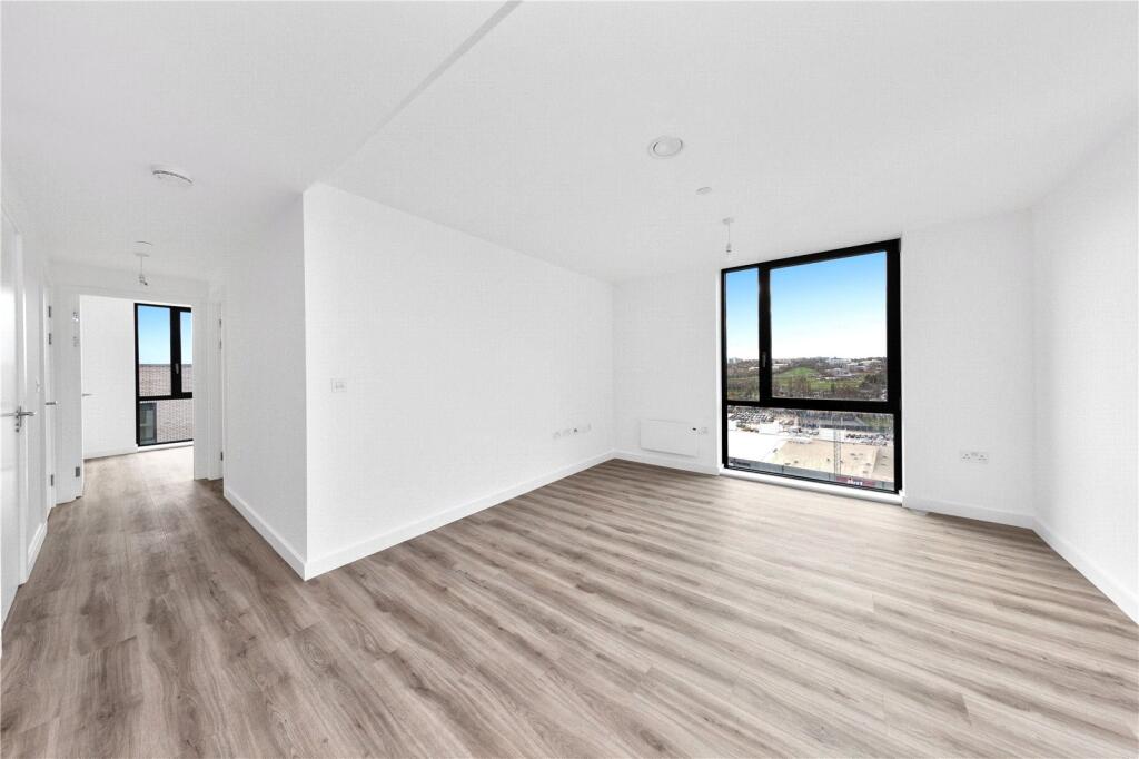 2 bed Apartment for rent in Cockernhoe. From Strawberry Star - SW8