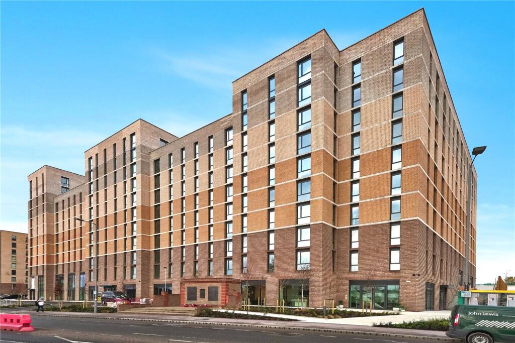 4 bed Apartment for rent in Luton. From Strawberry Star - SW8