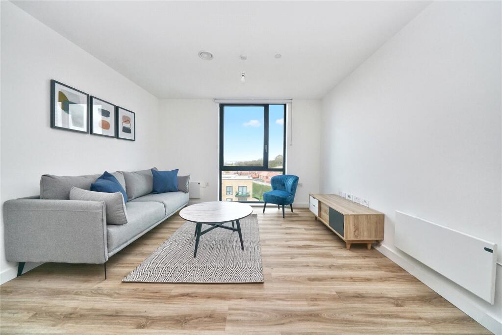 1 bed Apartment for rent in Luton. From Strawberry Star - SW8
