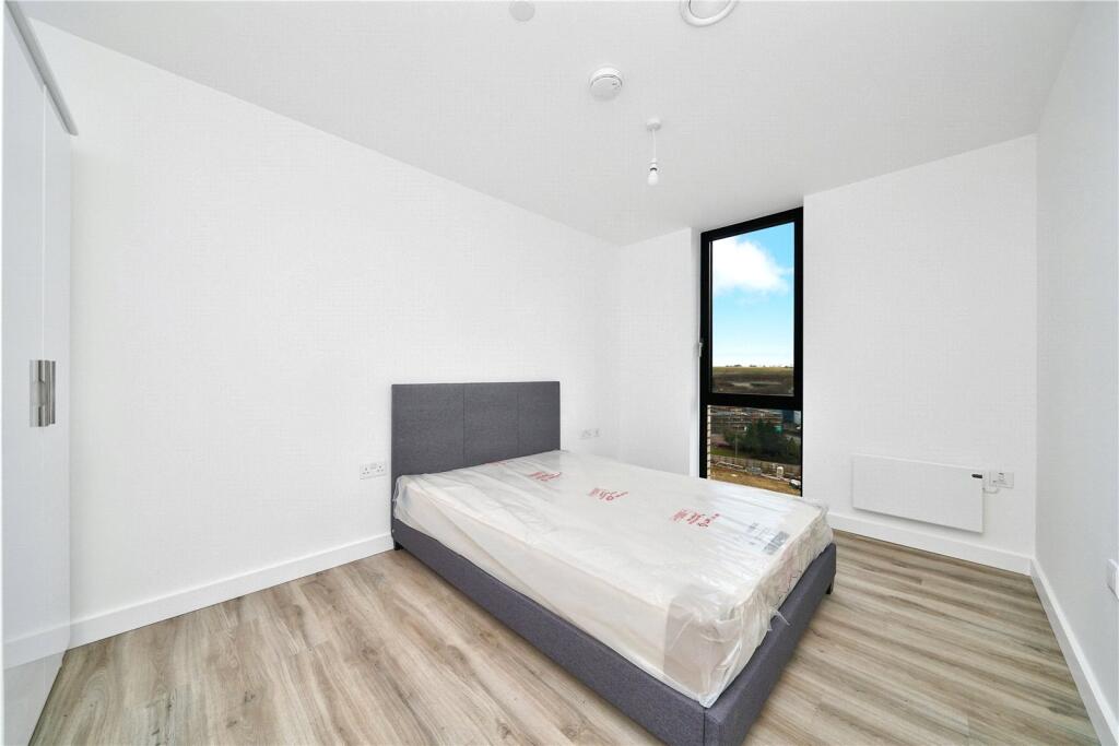 1 bed Apartment for rent in Luton. From Strawberry Star - SW8
