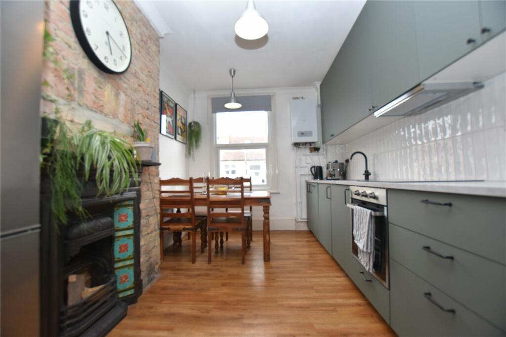 2 bed Apartment for rent in London. From Streets Ahead Estate Agents