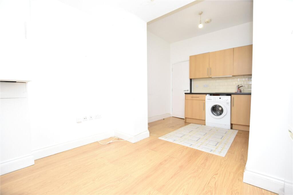 2 bed Apartment for rent in London. From Streets Ahead - South Norwood