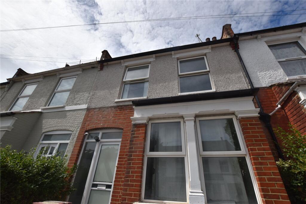 4 bed Mid Terraced House for rent in Penge. From Streets Ahead - South Norwood 4 bed Mid Terraced House for rent in Penge. From Streets Ahead - South Norwood