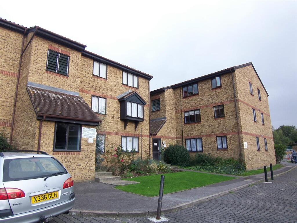 0 bed Studio for rent in Walthamstow. From Strettons - Leytonstone