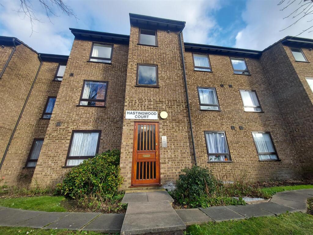 1 bed 1st Floor Flat for rent in London. From Strettons - Leytonstone