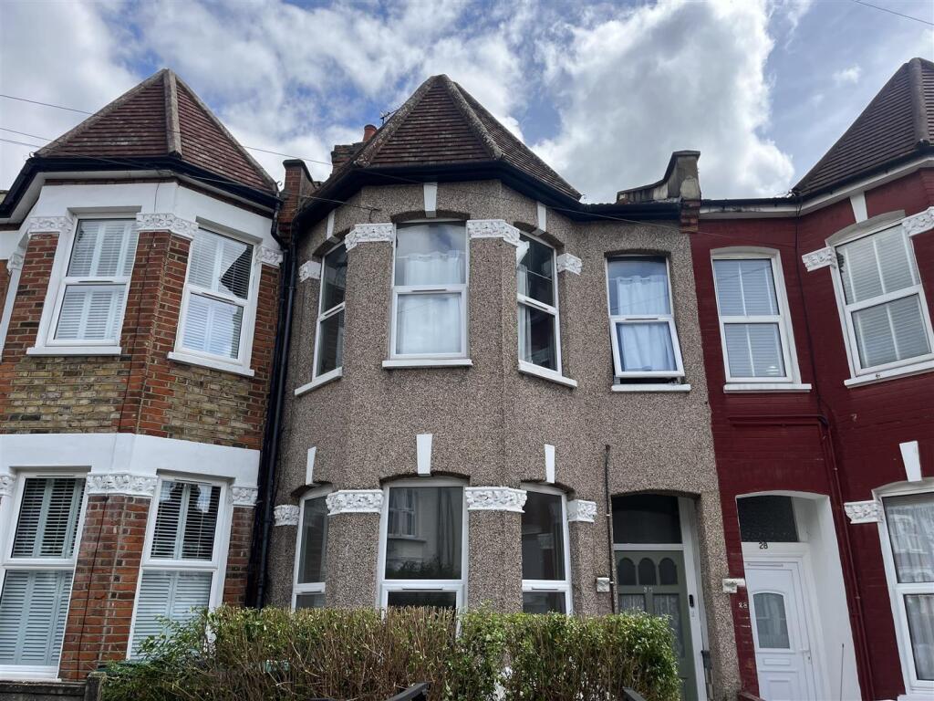 2 bed 1st Floor Flat for rent in Tottenham. From Strettons - Leytonstone
