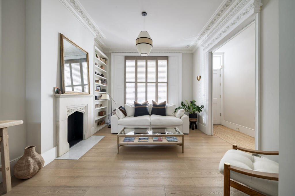 4 bed Mid Terraced House for rent in Chelsea. From SW Residential - London