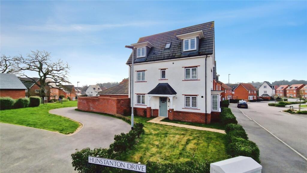 4 bed Detached for rent in Newell Green. From David Cliff - Wokingham