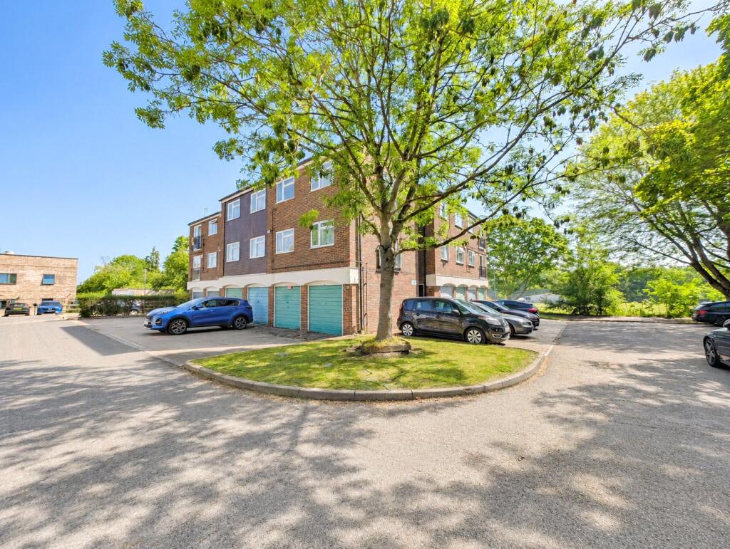 4 bed Apartment for rent in Bracknell. From David Cliff - Wokingham