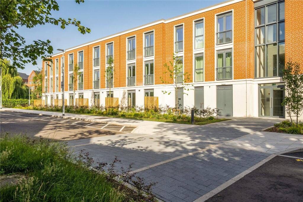 2 bed Apartment for rent in Wokingham. From David Cliff - Wokingham