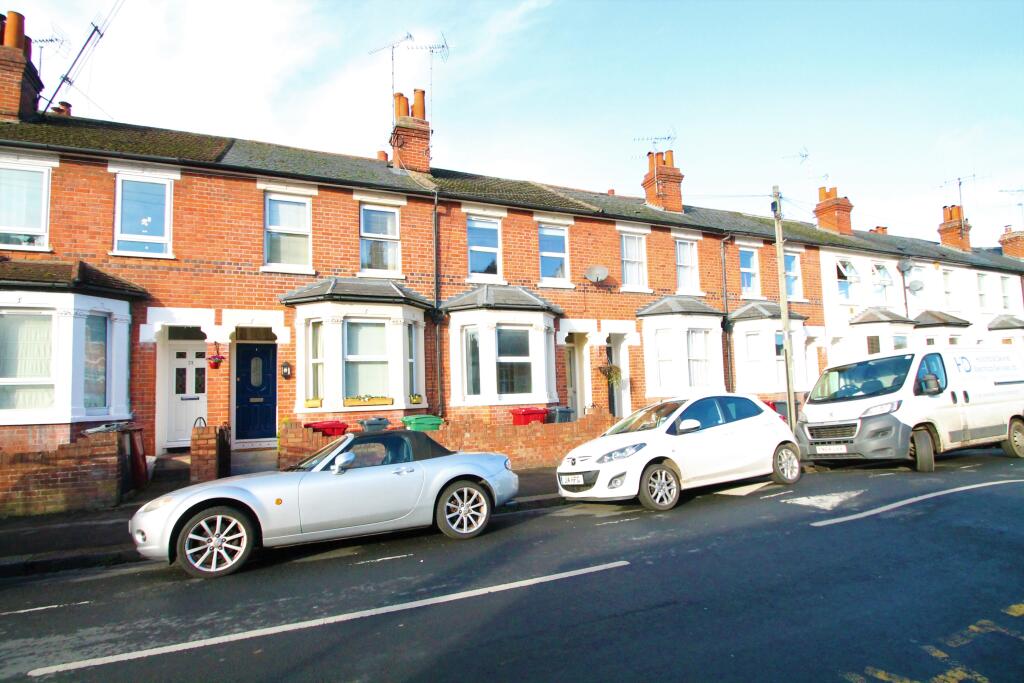 3 bed Mid Terraced House for rent in Reading. From David Cliff - Wokingham