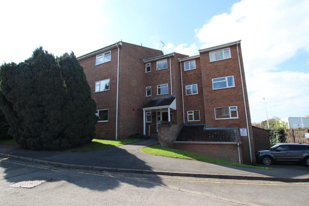 2 bed Apartment for rent in Barkham. From David Cliff - Wokingham 2 bed Apartment for rent in Barkham. From David Cliff - Wokingham