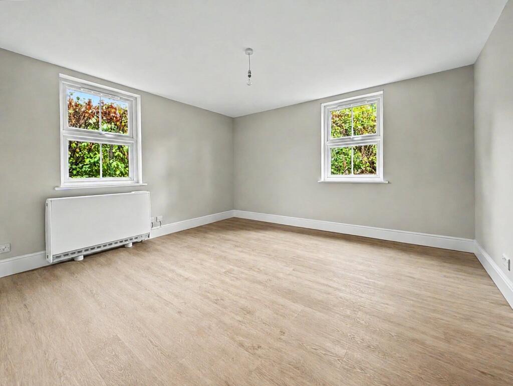 2 bed Apartment for rent in Crowthorne. From David Cliff - Wokingham 2 bed Apartment for rent in Crowthorne. From David Cliff - Wokingham