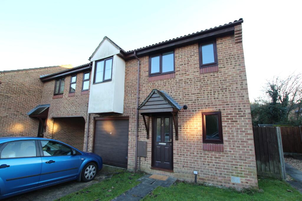 2 bed Semi Detached for rent in Bracknell. From David Cliff - Wokingham