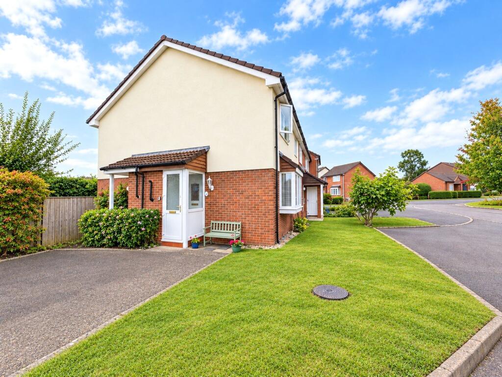 1 bed Detached for rent in Newell Green. From David Cliff - Wokingham