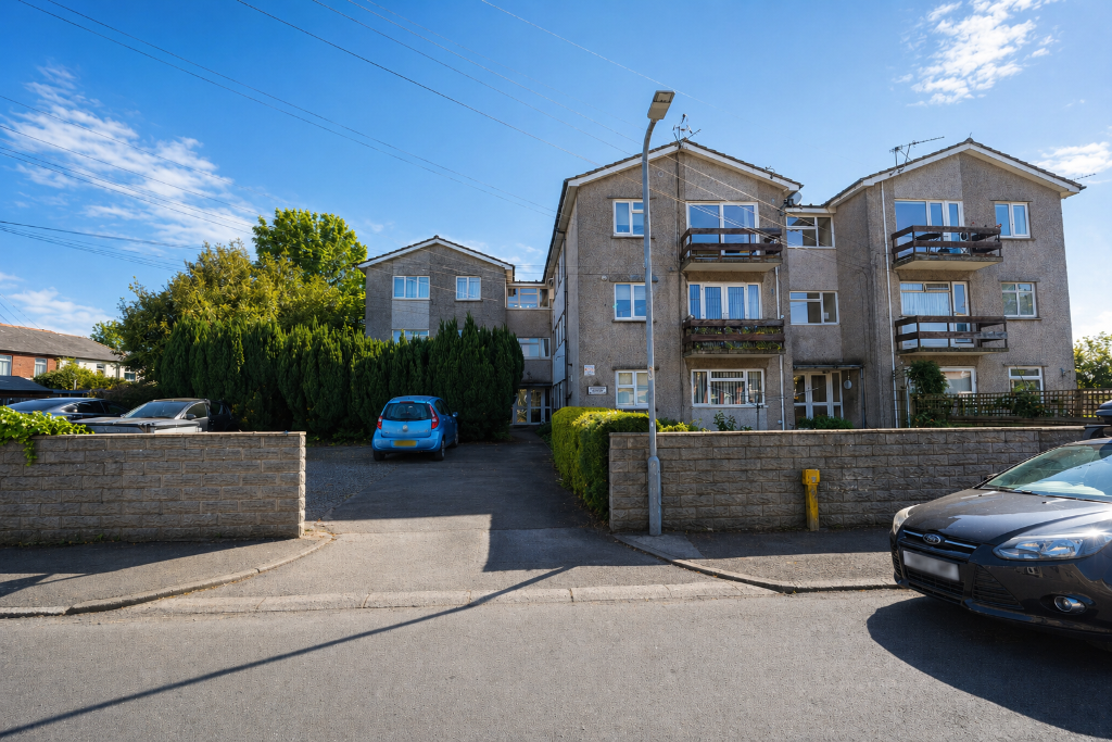 2 bed 1st Floor Flat for rent in Tongwynlais. From David Ricketts - Cardiff