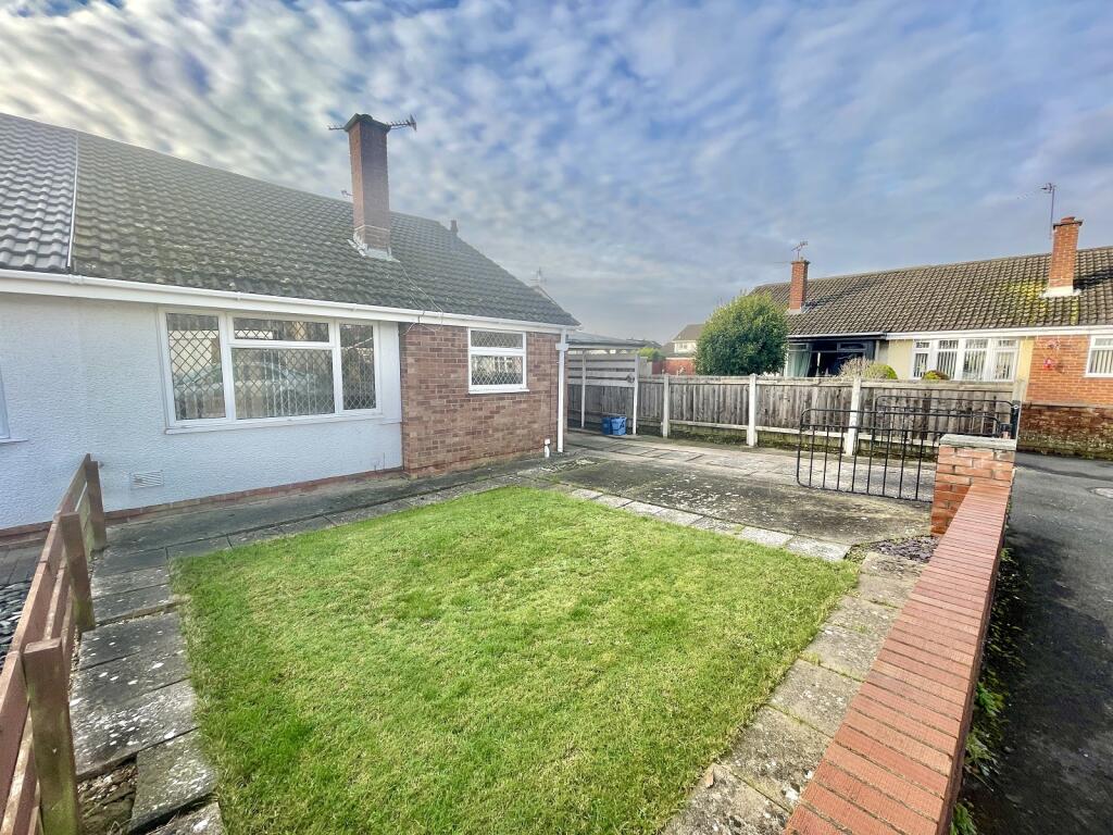 3 bed Semi-detached bungalow for rent in Caldicot. From Davis & Sons - Caldicot