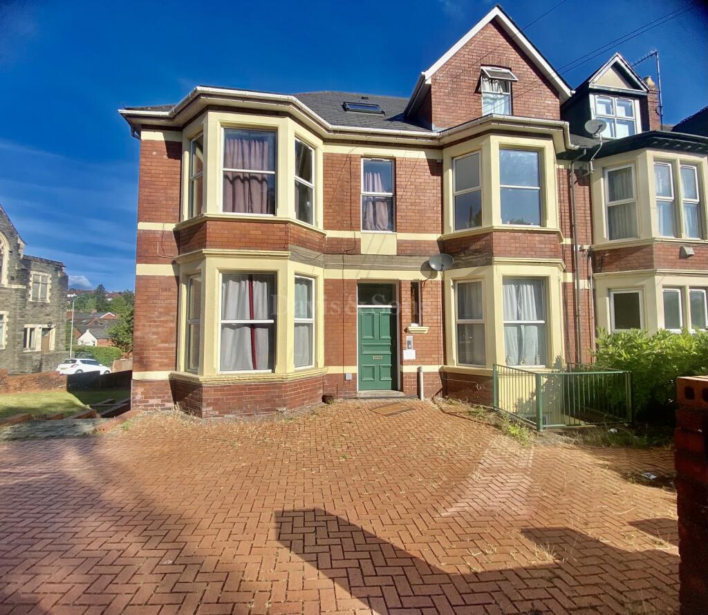 1 bed 1st Floor Flat for rent in Newport. From Davis & Sons - Newport