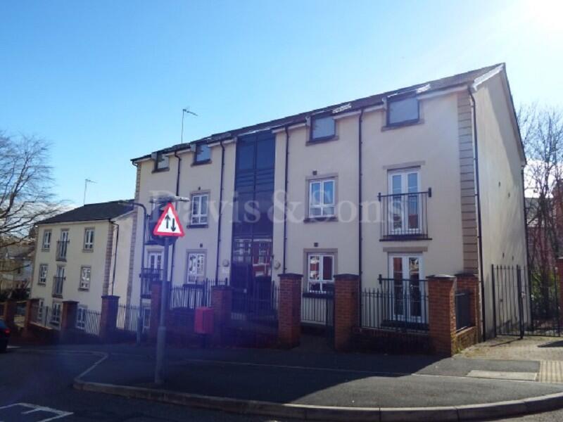 2 bed 1st Floor Flat for rent in Newport. From Davis & Sons - Newport