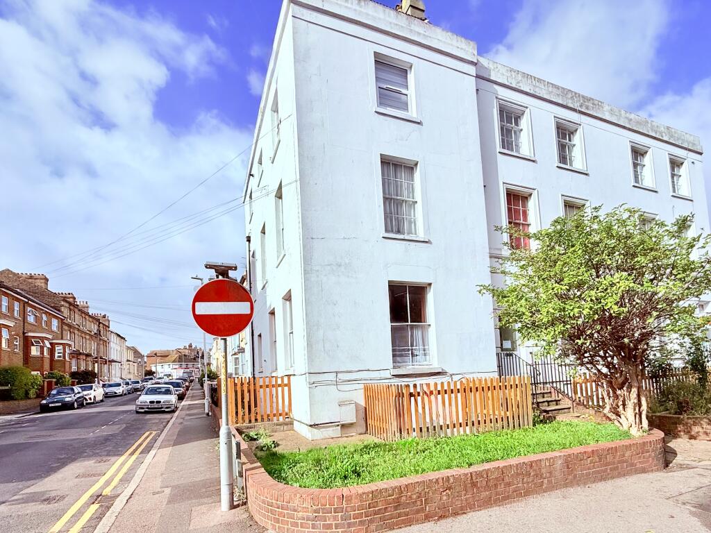 1 bed 1st Floor Flat for rent in Folkestone. From The Good Estate Agent - Hythe