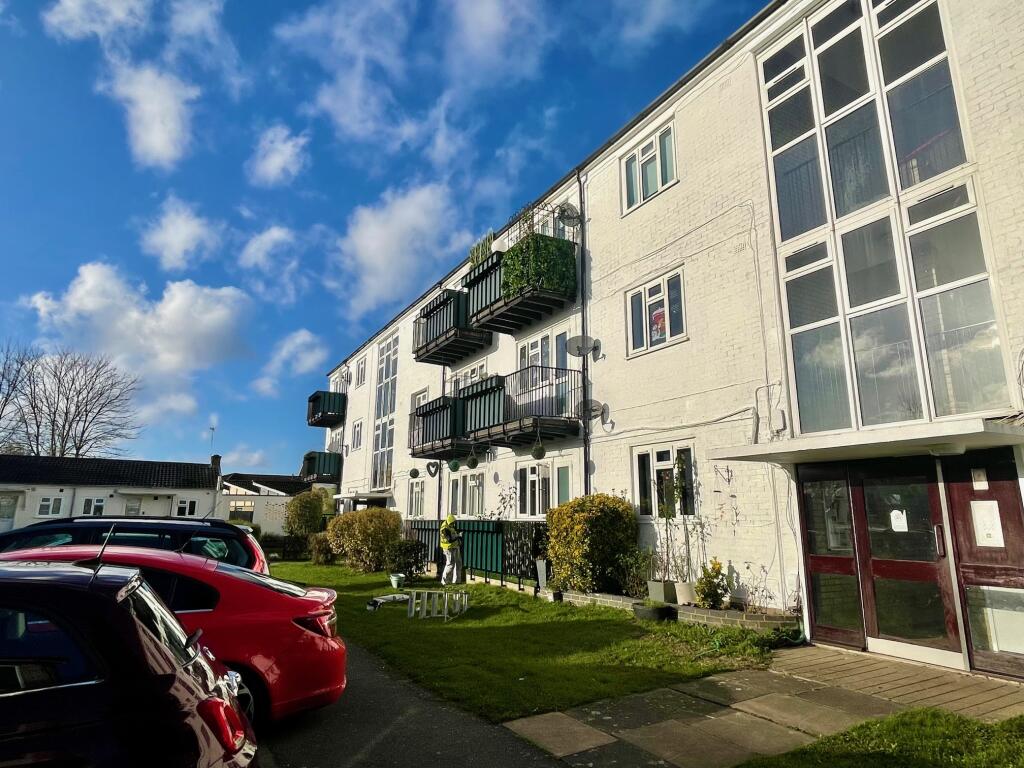 2 bed 1st Floor Flat for rent in Sunbury. From The Good Estate Agent - Hythe