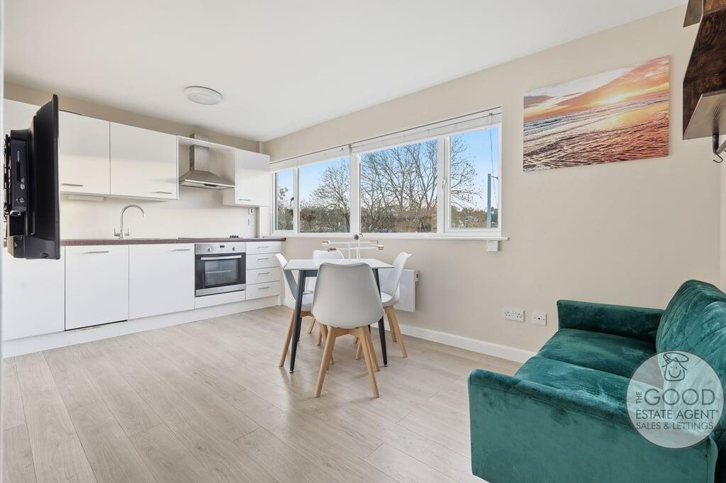 2 bed Annexe for rent in Loughton. From The Good Estate Agent - Hythe