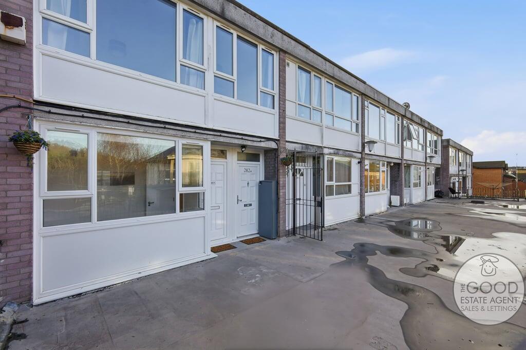 2 bed 1st Floor Flat for rent in Loughton. From The Good Estate Agent - Hythe