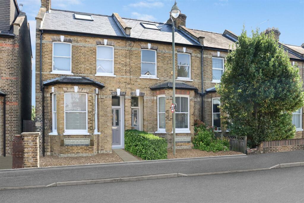 5 bed Mid Terraced House for rent in East Molesey. From The Good Estate Agent - Hythe