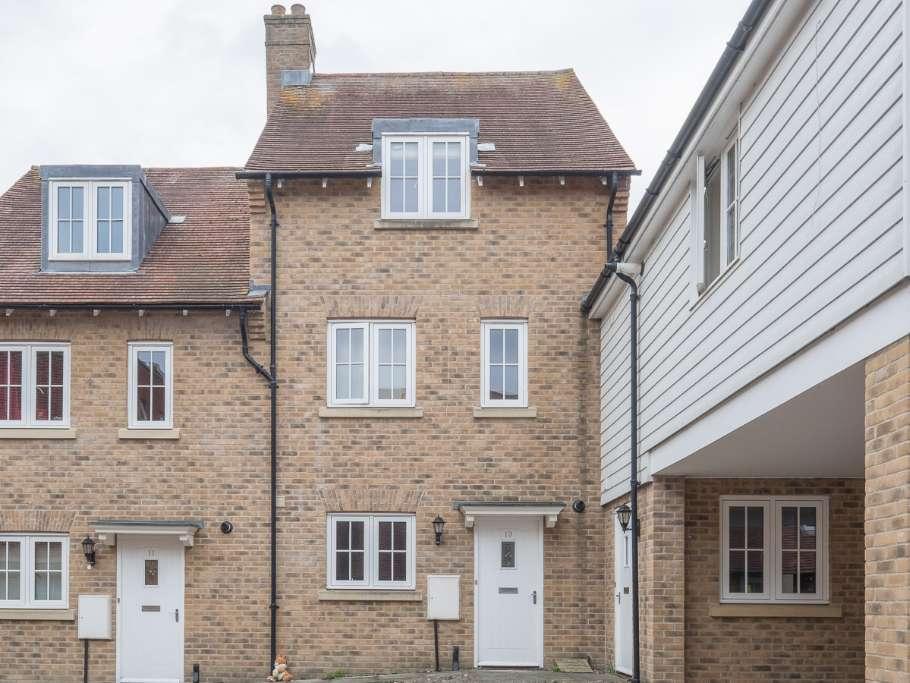 4 bed Mid Terraced House for rent in Canterbury. From The Good Estate Agent - Hythe