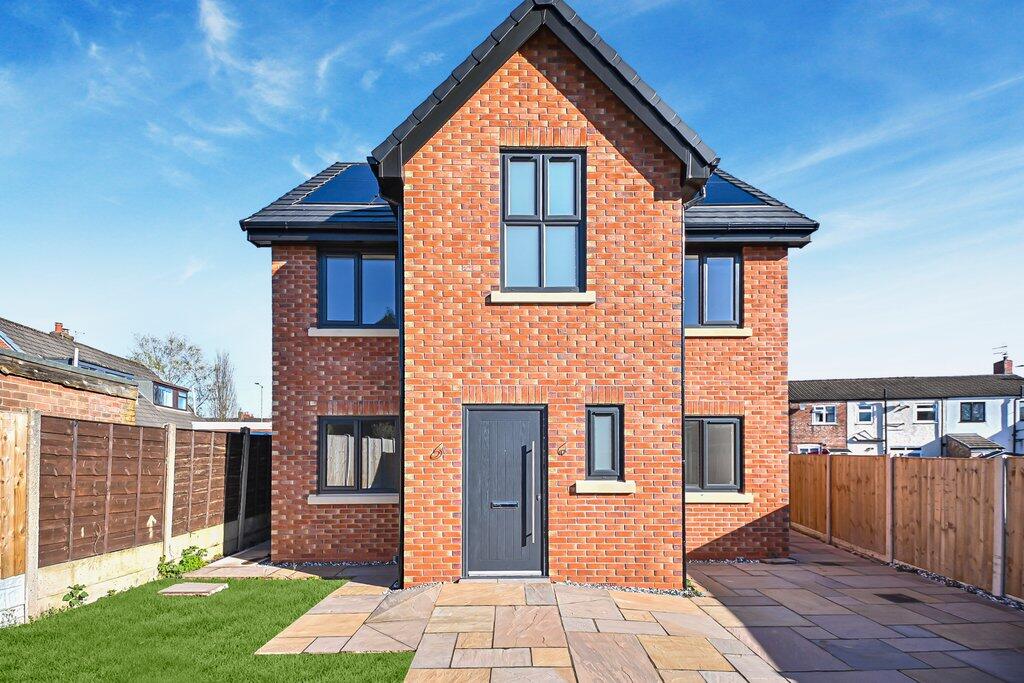 4 bed Detached for rent in New Lane End. From The Good Estate Agent - Hythe