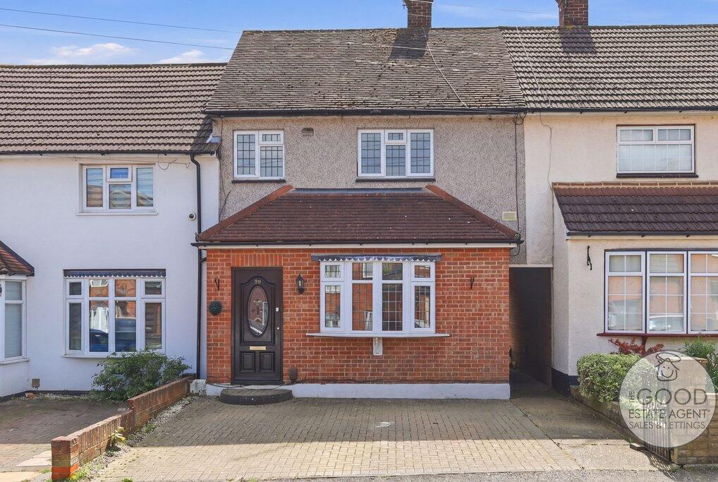 2 bed Mid Terraced House for rent in Loughton. From The Good Estate Agent - Hythe