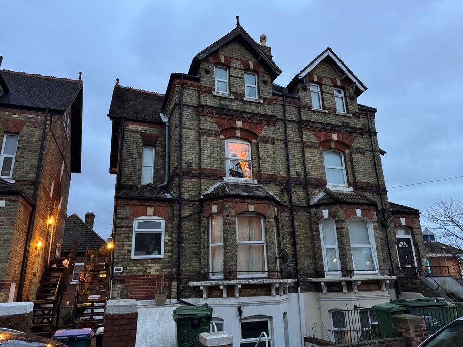 2 bed Apartment for rent in Folkestone. From The Good Estate Agent - Hythe