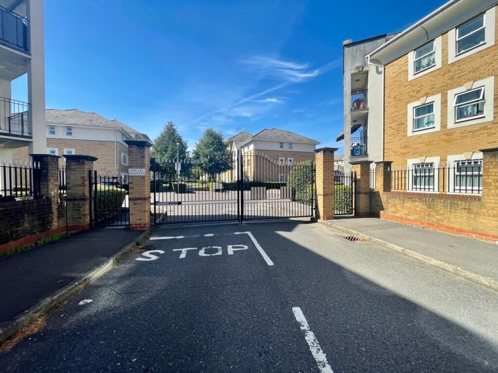 1 bed 1st Floor Flat for rent in Sunbury. From The Good Estate Agent - Hythe 1 bed 1st Floor Flat for rent in Sunbury. From The Good Estate Agent - Hythe