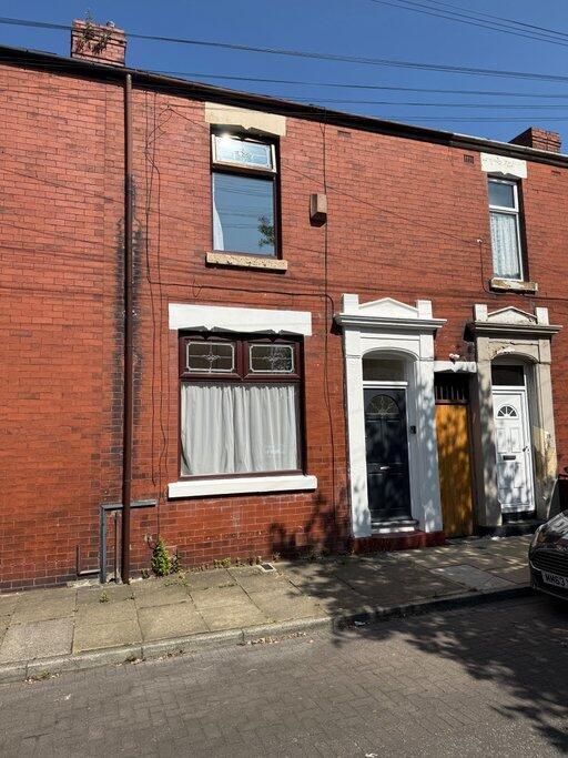 2 bed Mid Terraced House for rent in Preston. From The Good Estate Agent - Hythe