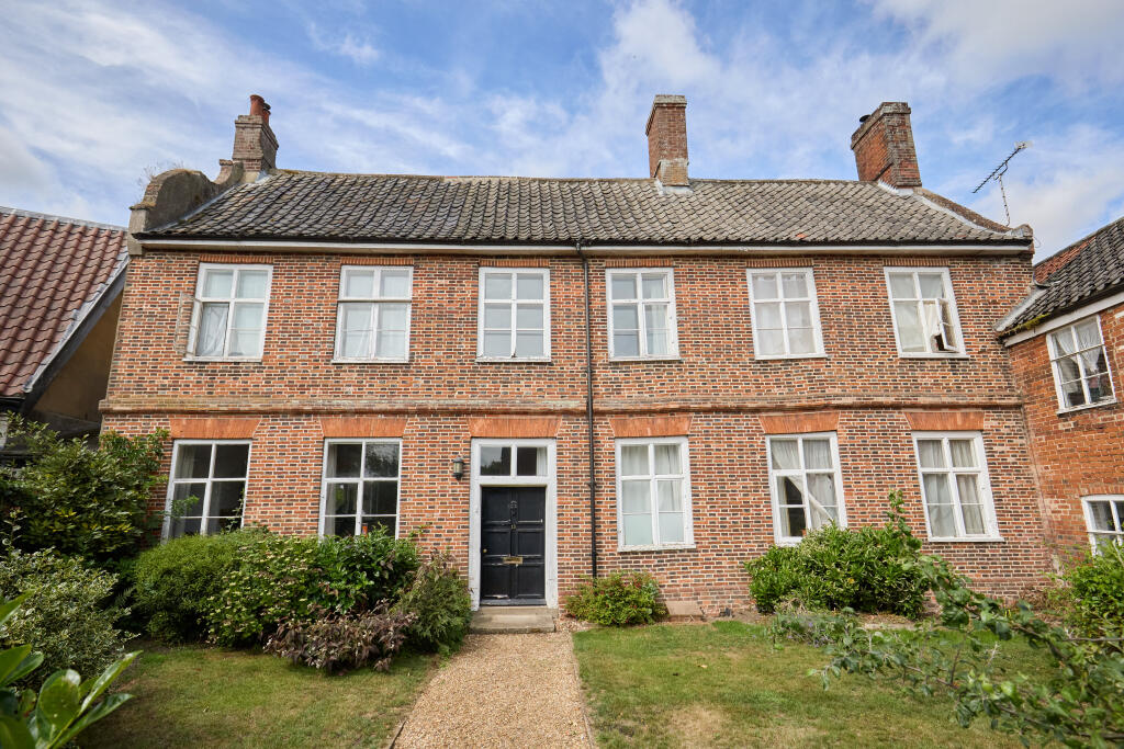 4 bed Semi Detached for rent in Loddon. From The Good Estate Agent - Hythe