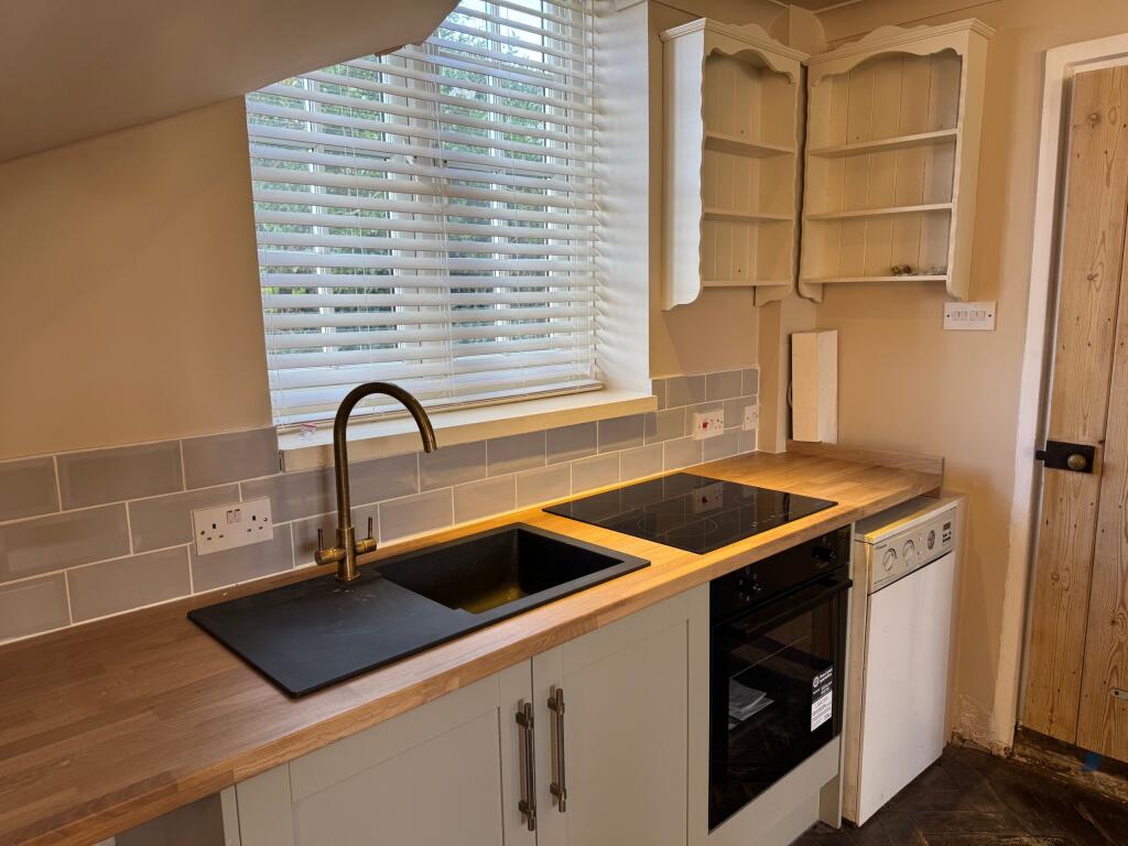 2 bed 1st Floor Flat for rent in Bonnington. From The Good Estate Agent - Hythe