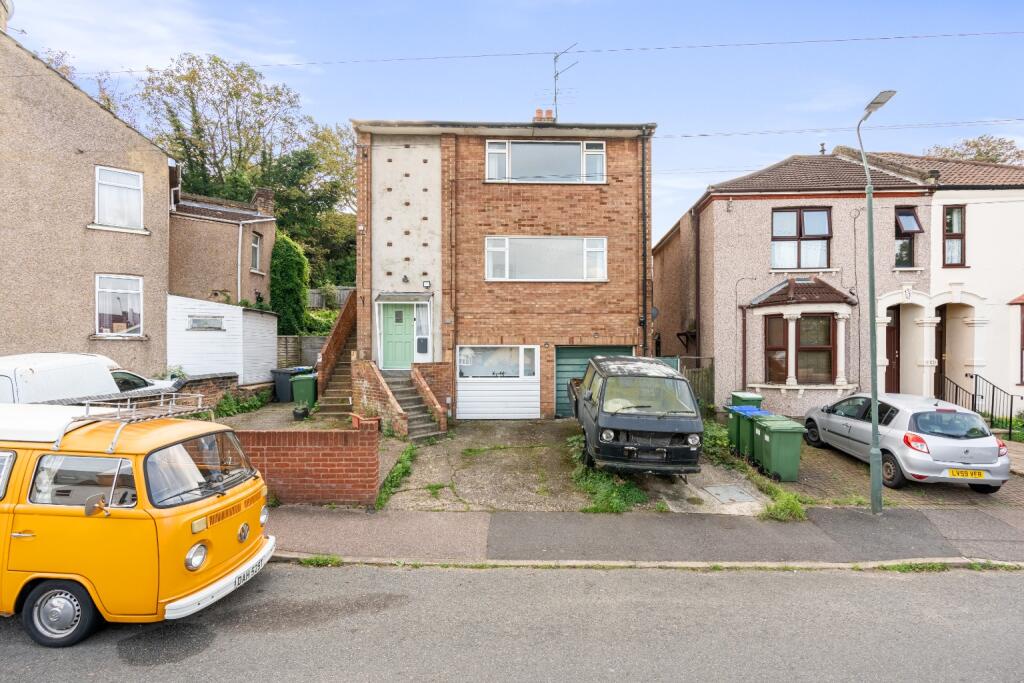 2 bed 1st Floor Flat for rent in Erith. From The Property Cloud