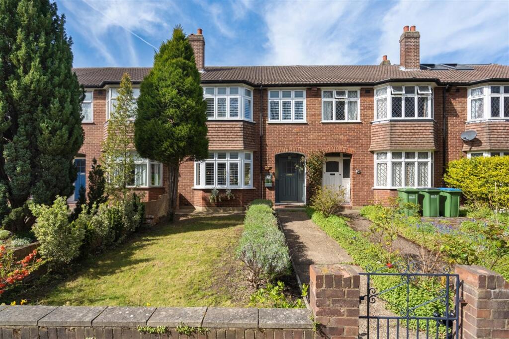 3 bed Mid Terraced House for rent in Eltham. From The Property Cloud