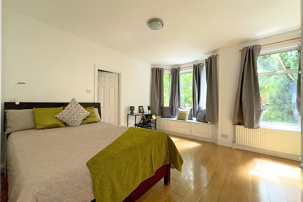 3 bed Studio for rent in Woolwich. From The Property Cloud