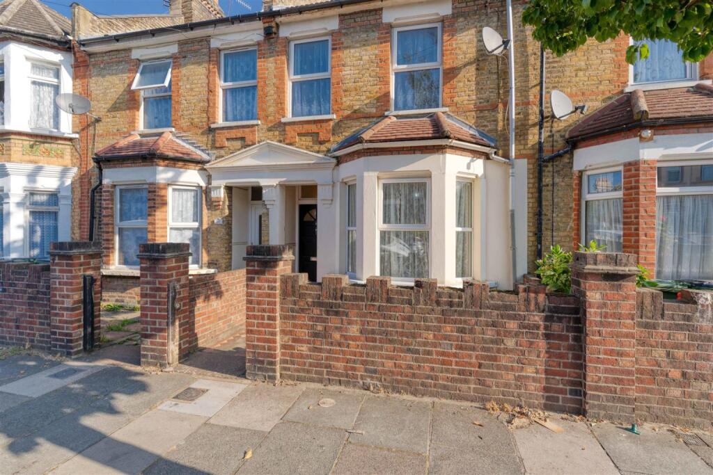 6 bed Mid Terraced House for rent in London. From The Property Cloud