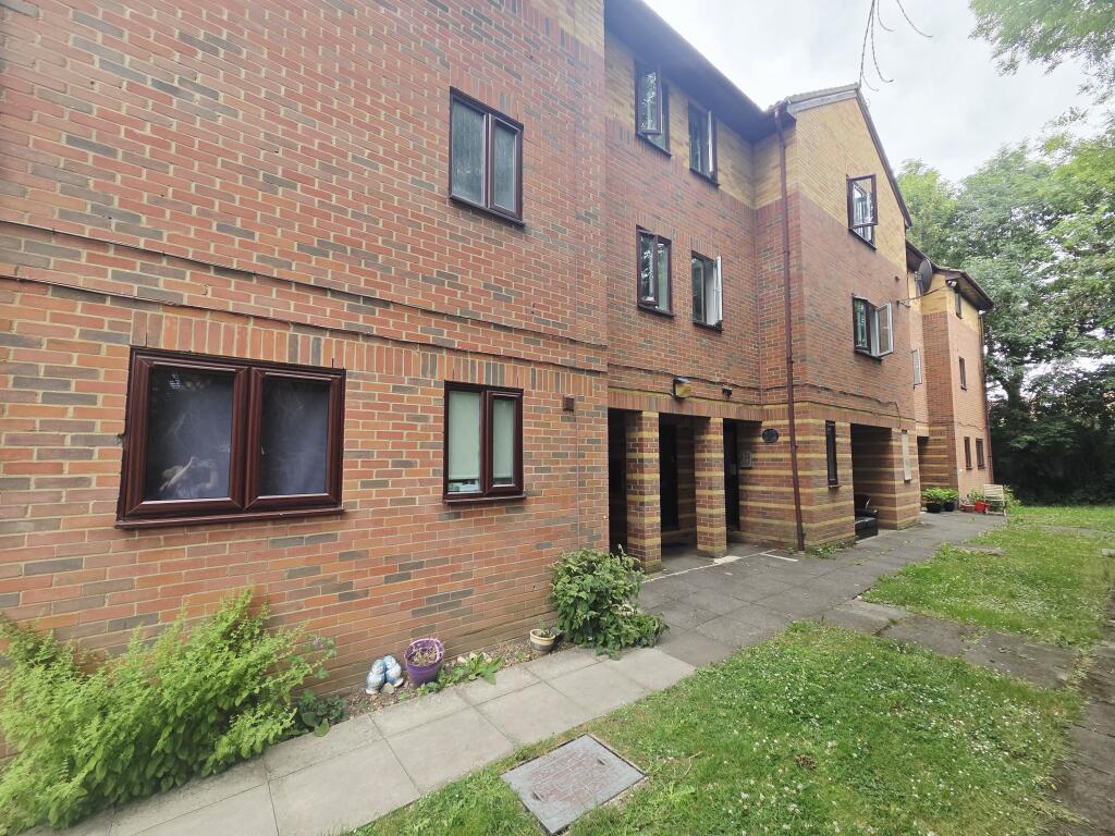 4 bed Studio for rent in Barnet. From The Property Studio
