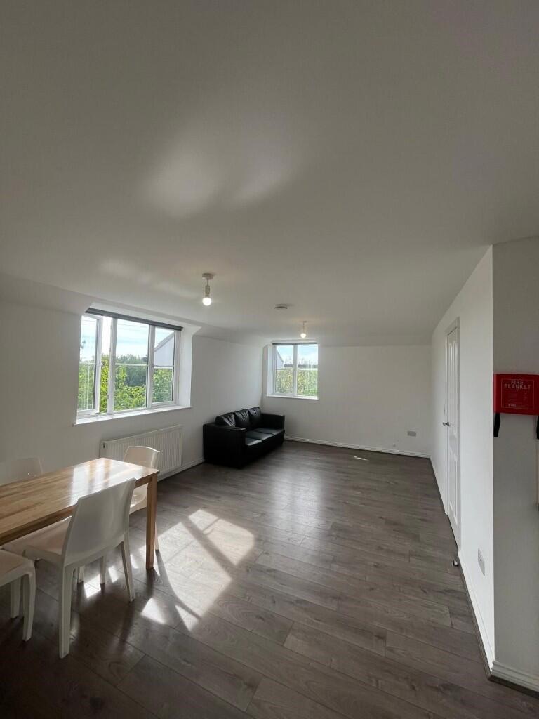 2 bed 1st Floor Flat for rent in Ilford. From Theori - London