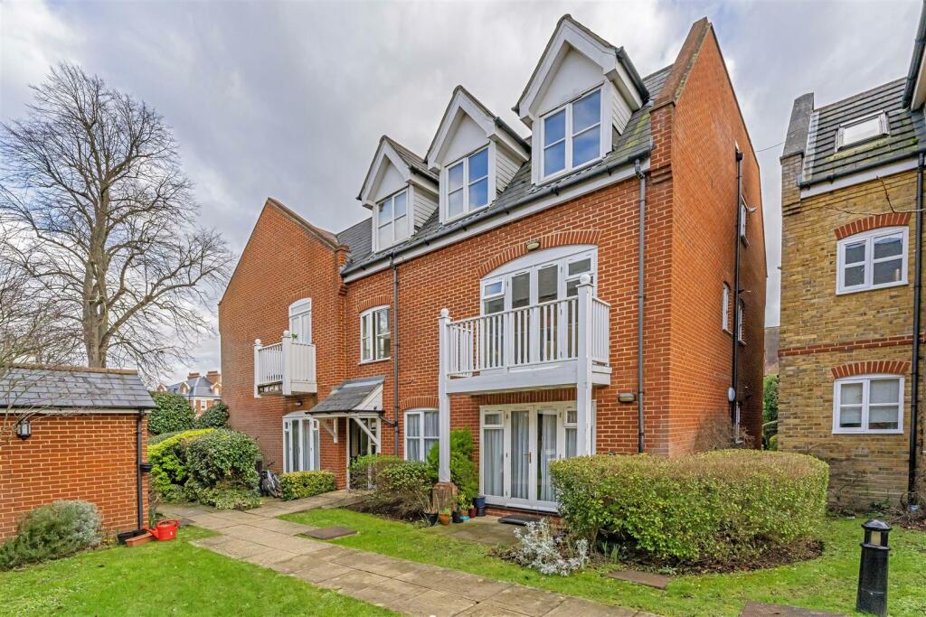 2 bed Flat for rent in Twickenham. From Tiffin Estate Agents