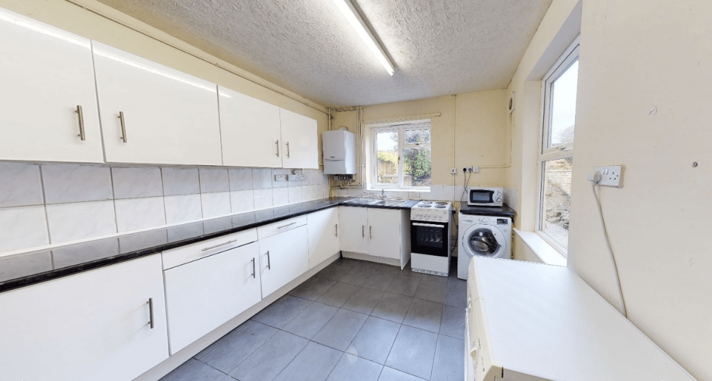 5 bed Semi Detached for rent in Nottingham. From Tomlinson Estate Management Limited - Lenton