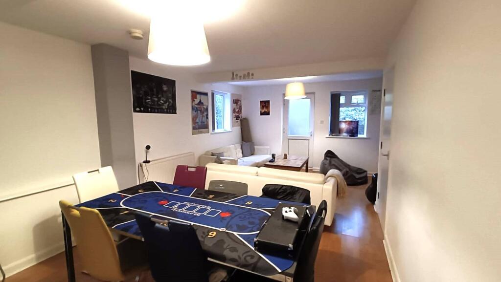 6 bed Detached for rent in Nottingham. From Tomlinson Estate Management Limited - Lenton 6 bed Detached for rent in Nottingham. From Tomlinson Estate Management Limited - Lenton