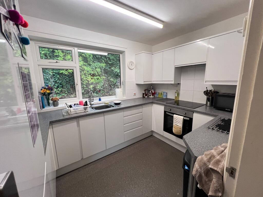 5 bed Semi Detached for rent in Nottingham. From Tomlinson Estate Management Limited - Lenton