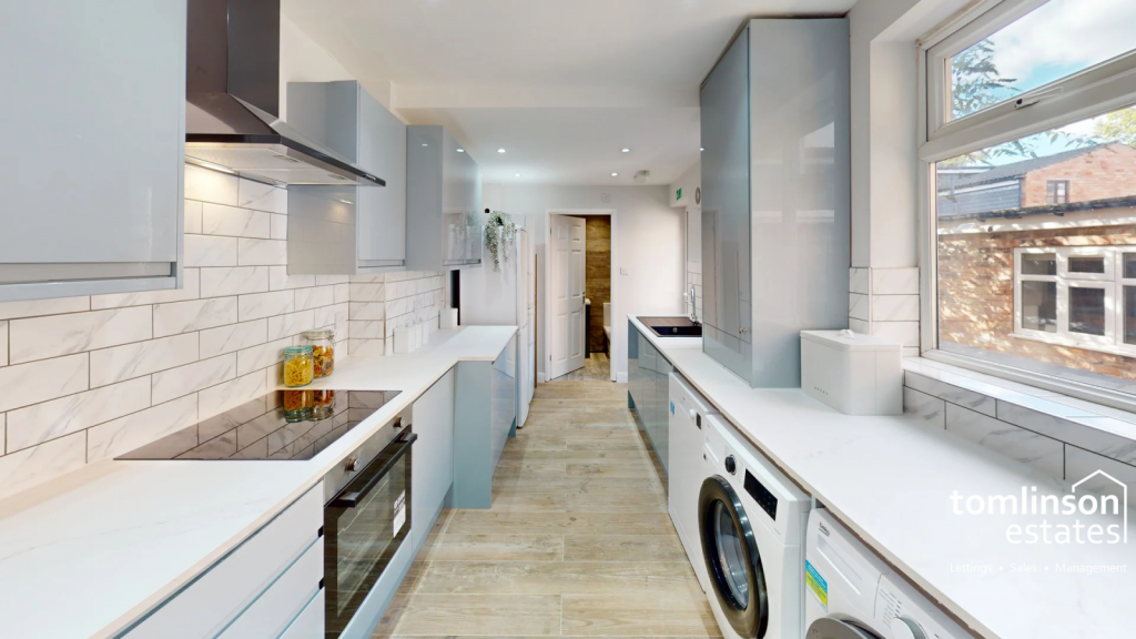 5 bed Semi Detached for rent in Nottingham. From Tomlinson Estate Management Limited - Lenton