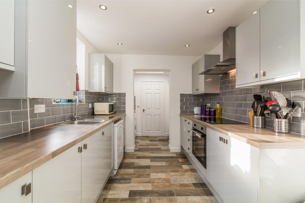 6 bed Semi Detached for rent in Nottingham. From Tomlinson Estates 6 bed Semi Detached for rent in Nottingham. From Tomlinson Estates