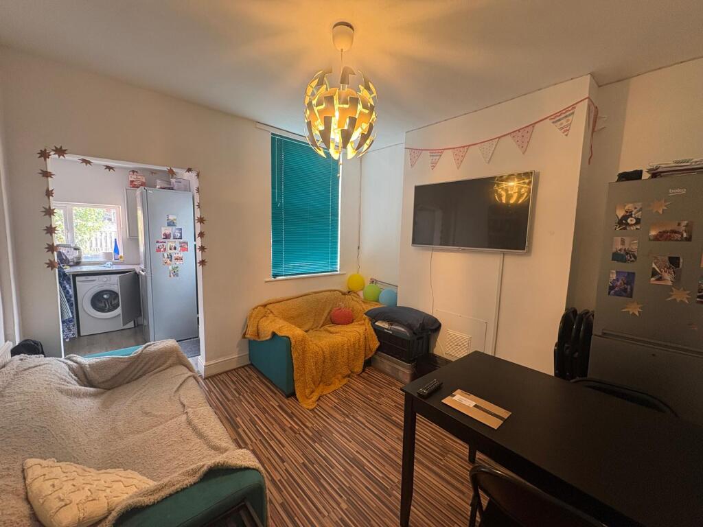 5 bed Semi Detached for rent in Nottingham. From Tomlinson Estates